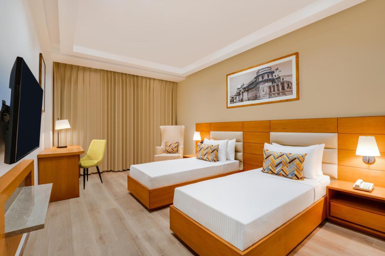 Lemon Tree Hotel Agra Shikohabad Exterior photo