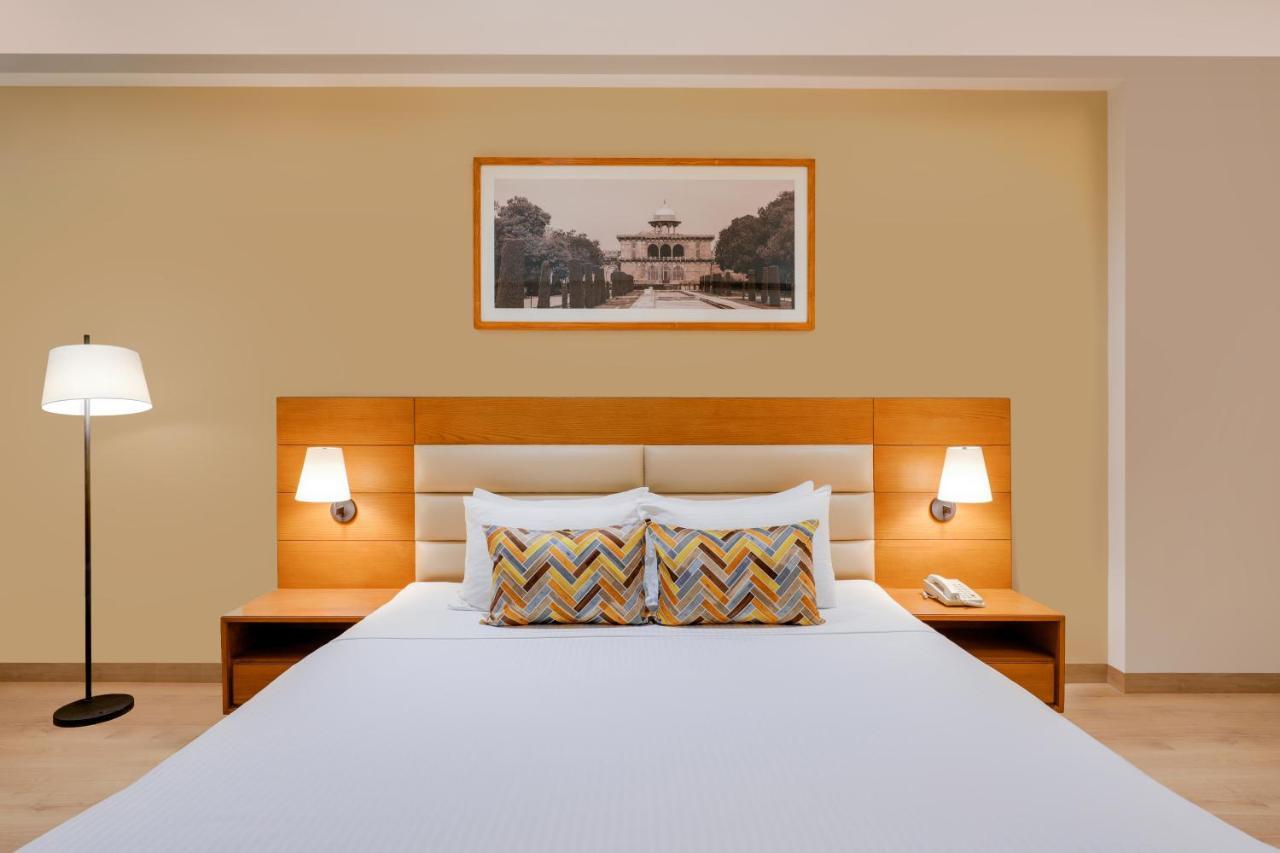 Lemon Tree Hotel Agra Shikohabad Exterior photo