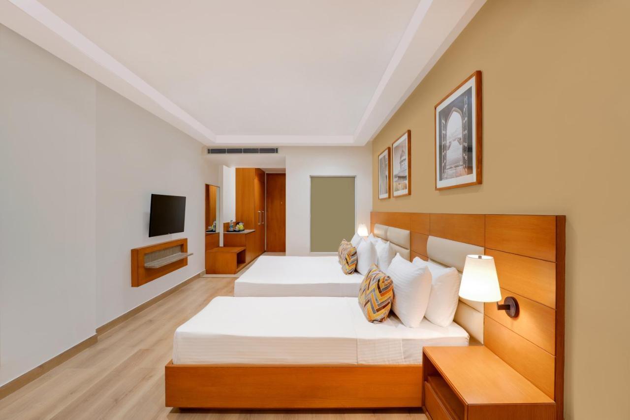 Lemon Tree Hotel Agra Shikohabad Exterior photo