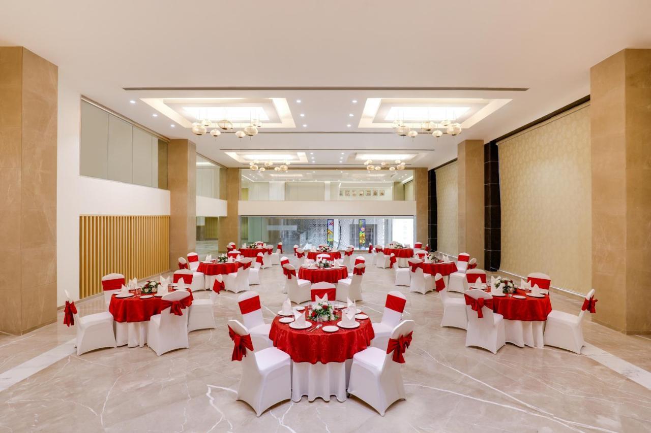 Lemon Tree Hotel Agra Shikohabad Exterior photo