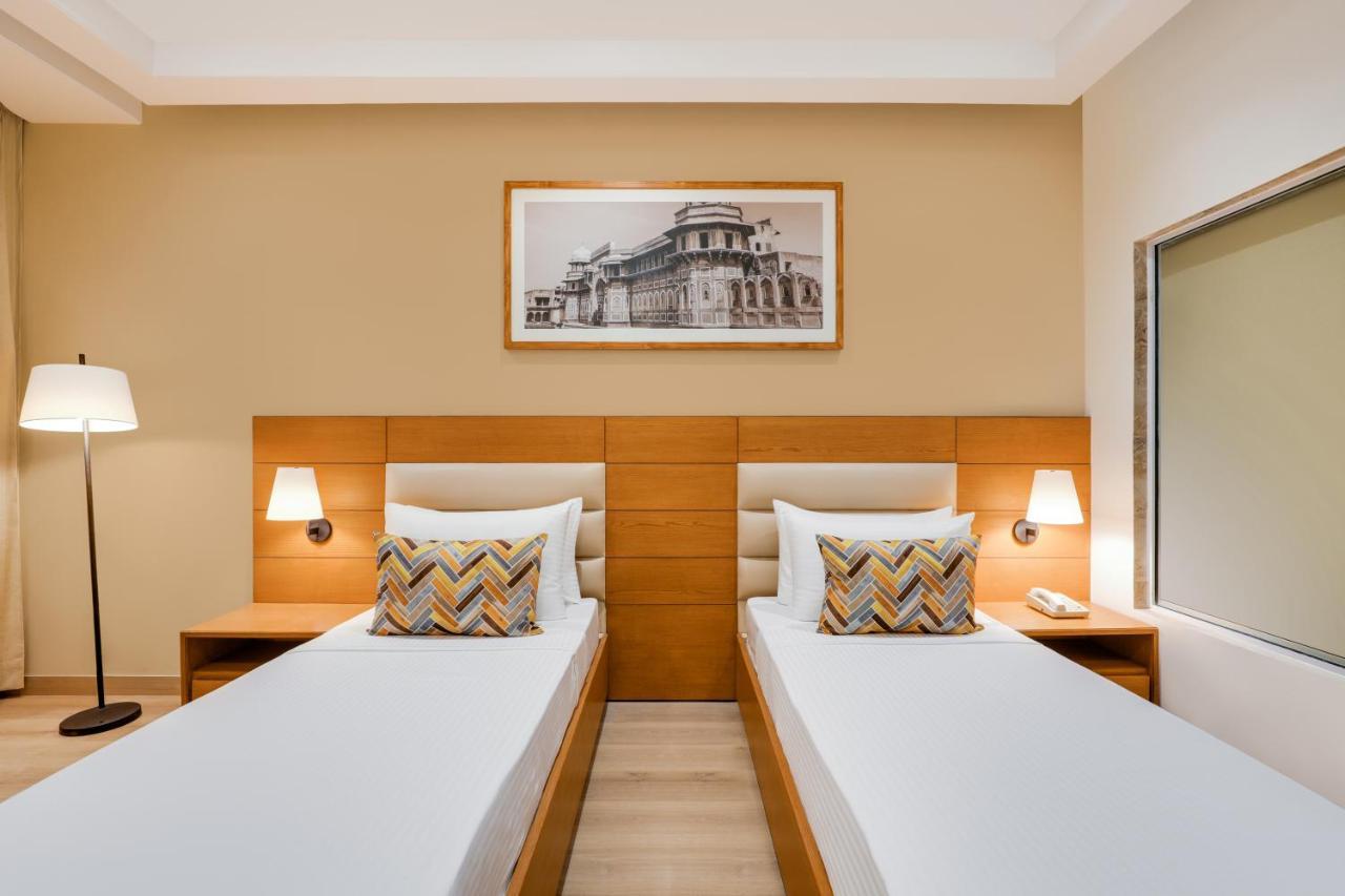 Lemon Tree Hotel Agra Shikohabad Exterior photo